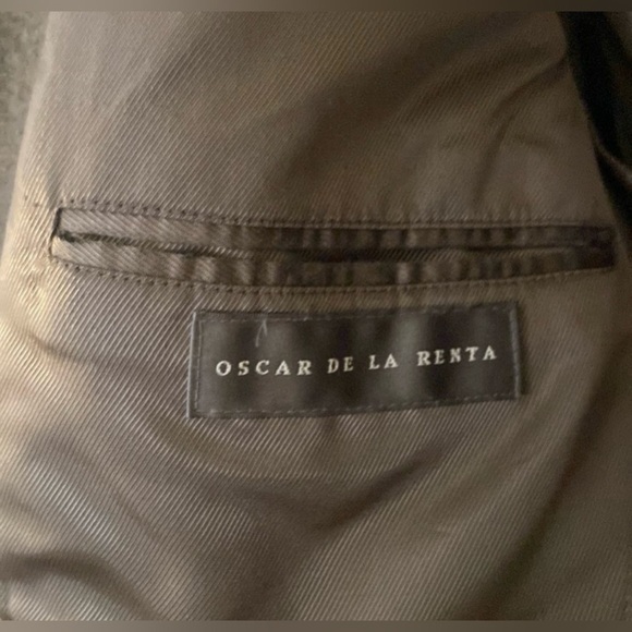 Brown-Blazer- Oscar de la Renta-No Sizing Listed Fits 42R-Excellent Condition - Picture 9 of 9